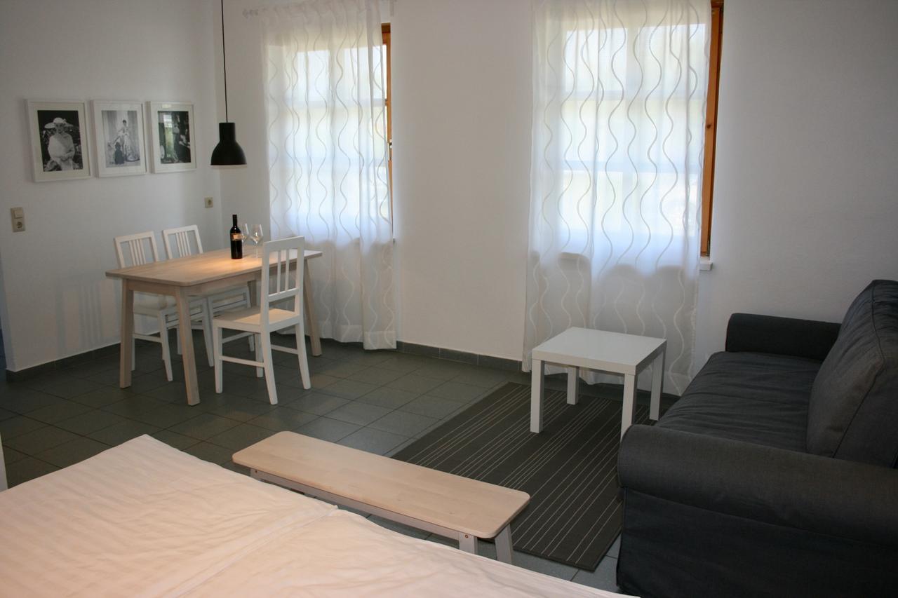 Storchencamp Gaestehaus Purbach พูร์บาค อัม นอยซีดเลอร์เซ ภายนอก รูปภาพ